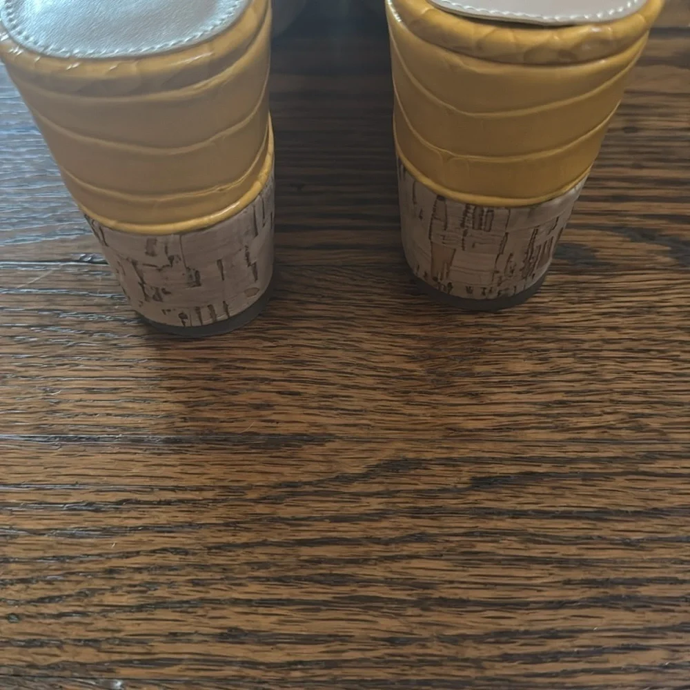 ALDO gold faux alligator double strap cork platform sandals. Size 8.5.